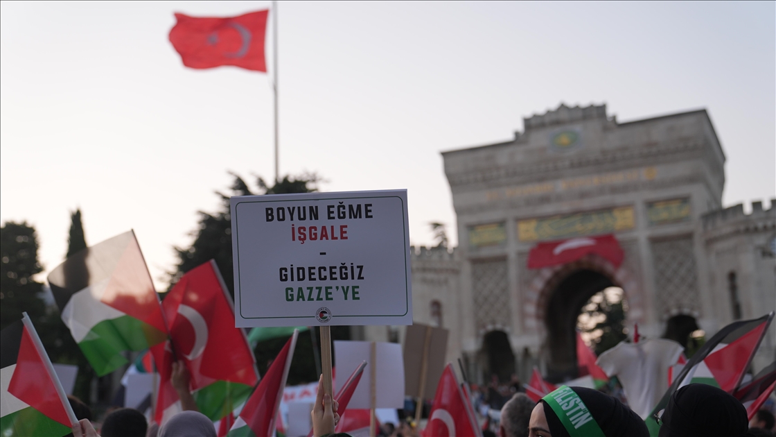 İstanbul’da "Gazze'ye Umut Işığı Ol" yürüyüşü