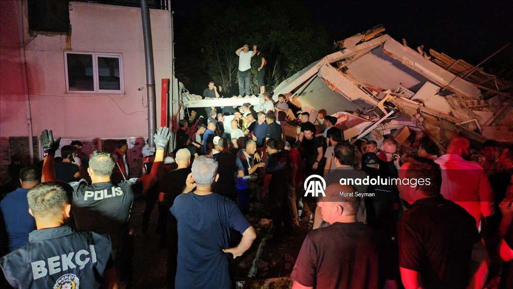 Balıkesir'de 6,1 büyüklüğünde deprem