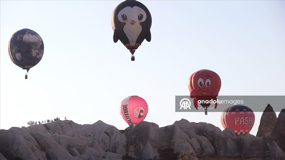 Kapadokya Balon Festivali'nin son gününde gökyüzünde görsel şölen sunuldu
