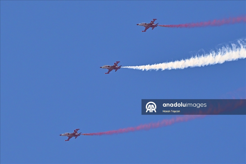 Turkish Stars perform demonstration flight in Turkiye's Trabzon