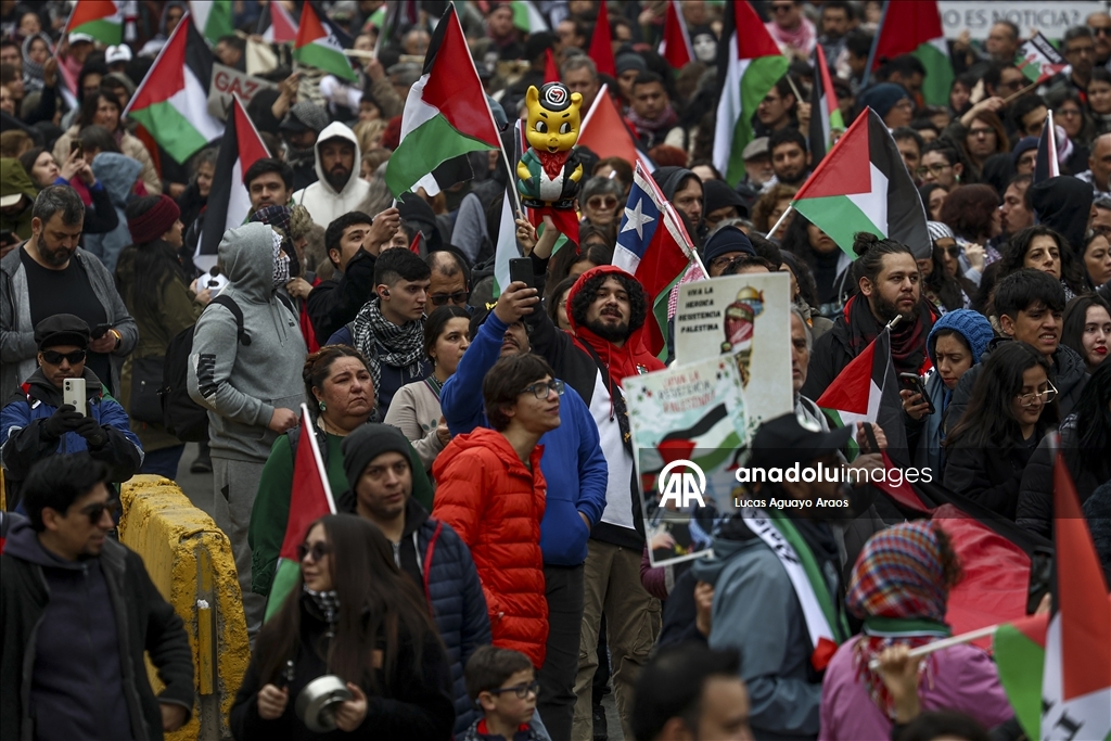 بأوان فارغة.. الآلاف في تشيلي يحتجون ضد التجويع الإسرائيلي لغزة
