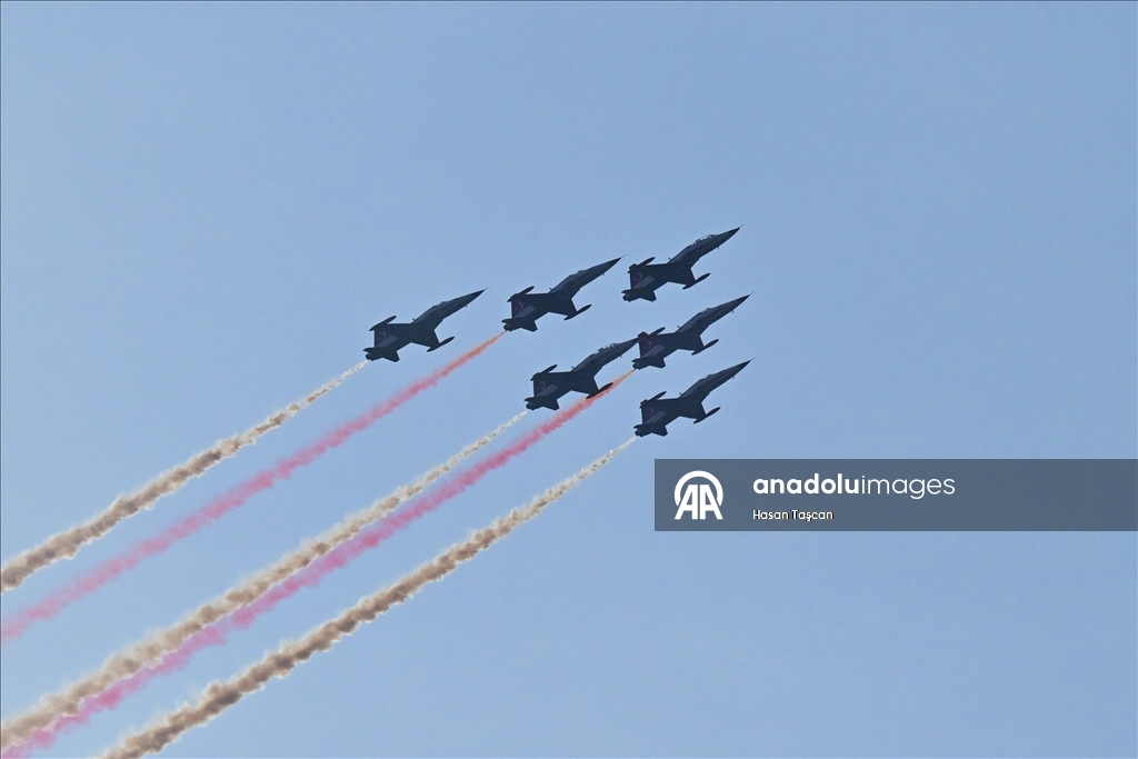Turkish Stars perform demonstration flight in Turkiye's Trabzon