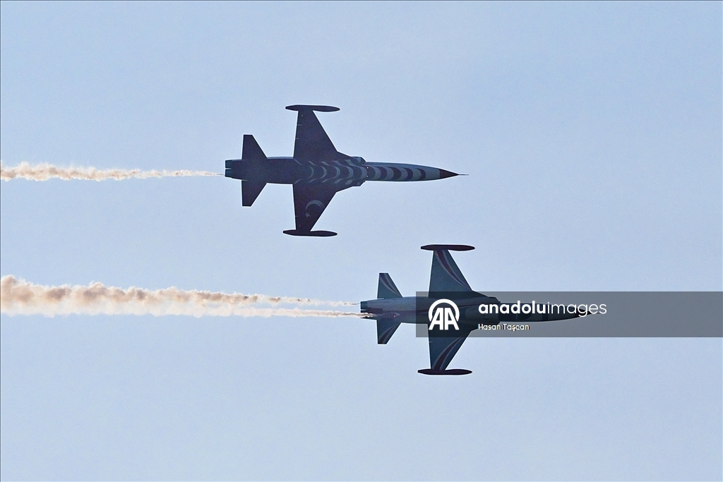 Turkish Stars perform demonstration flight in Turkiye's Trabzon