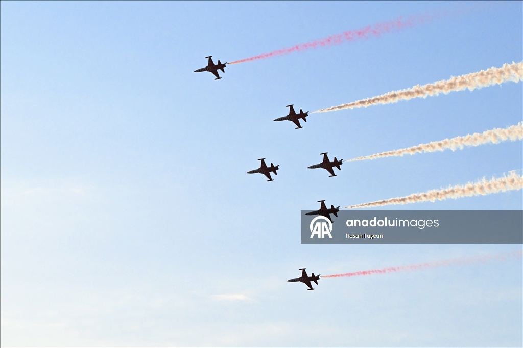 Turkish Stars perform demonstration flight in Turkiye's Trabzon