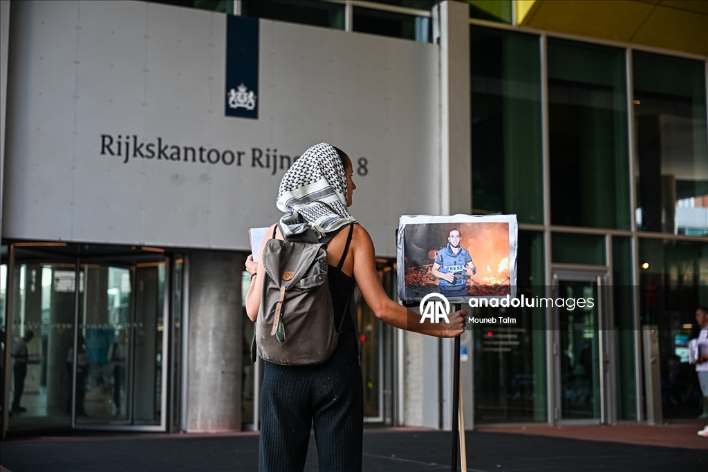 Lahey'de Dışişleri Bakanlığı önünde Gazze nöbeti sürüyor