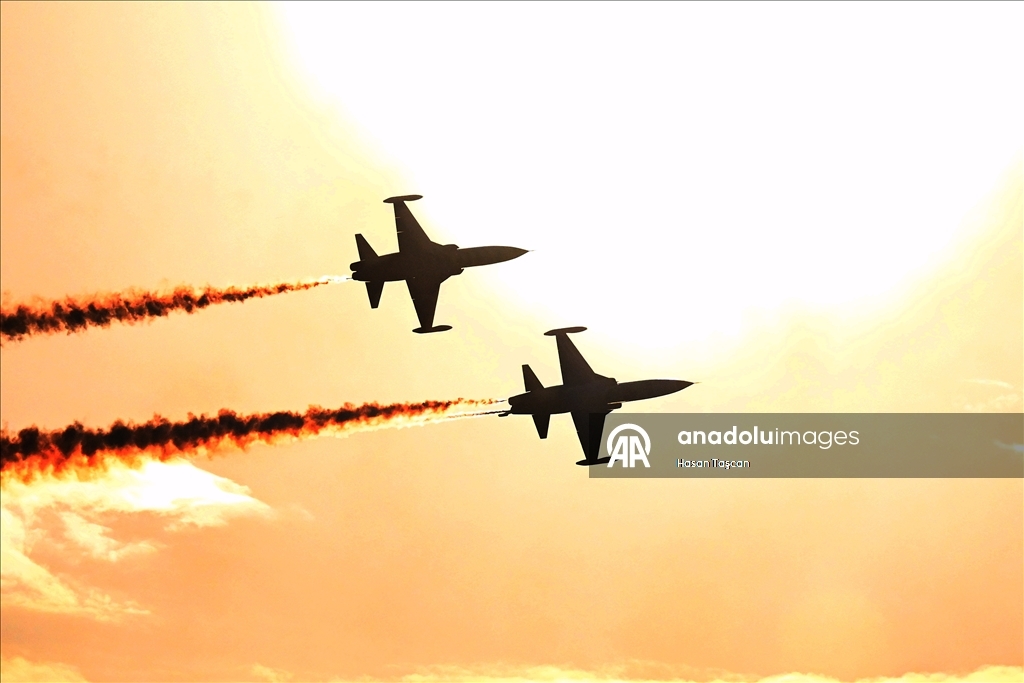 Turkish Stars perform demonstration flight in Turkiye's Trabzon
