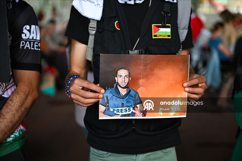 Lahey'de Dışişleri Bakanlığı önünde Gazze nöbeti sürüyor