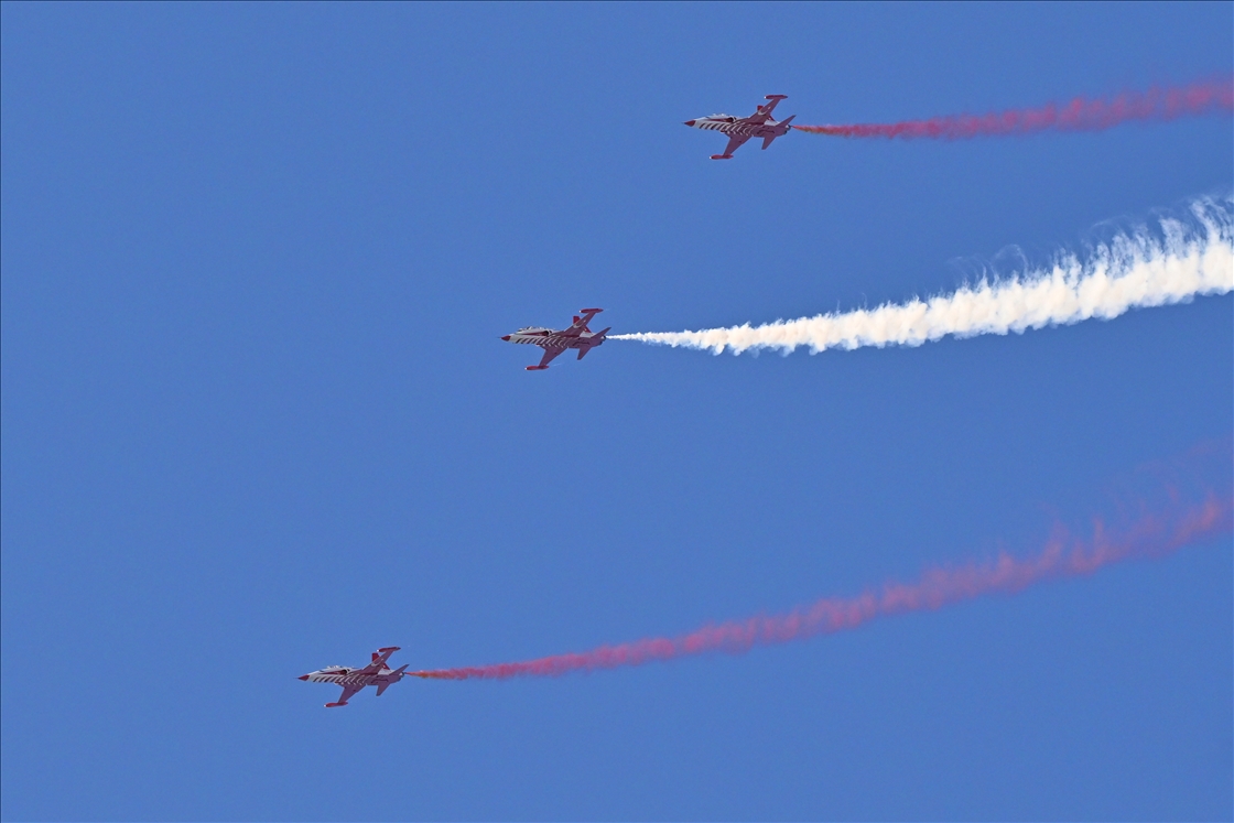 Turkish Stars perform demonstration flight in Turkiye's Trabzon