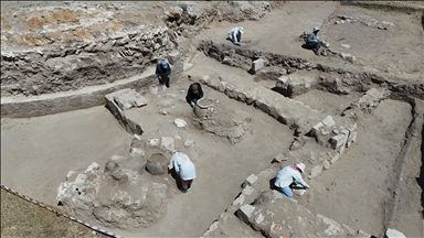 Bitlis'teki Selçuklu Kalesi'nde sikke ve seramikler ortaya çıkarıldı