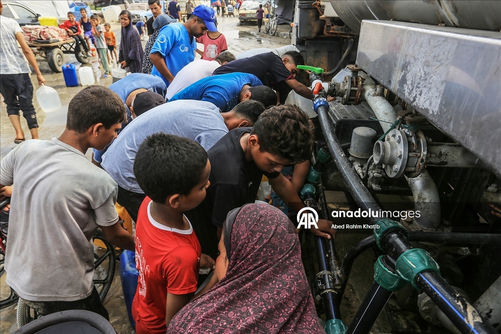 İsrail saldırıları altındaki Gazze'de su krizi devam ediyor