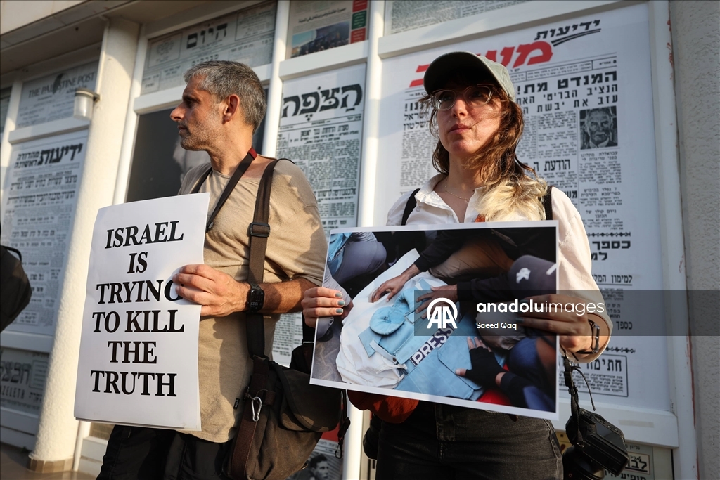 Tel Aviv’de gazetecilerden ‘Gazze’de basına yönelik saldırılar dursun’ protestosu