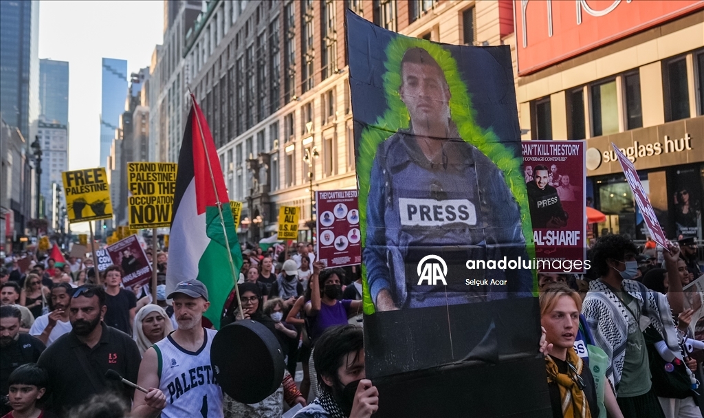 New York Times binası önünde İsrail karşıtı gösteri yapıldı