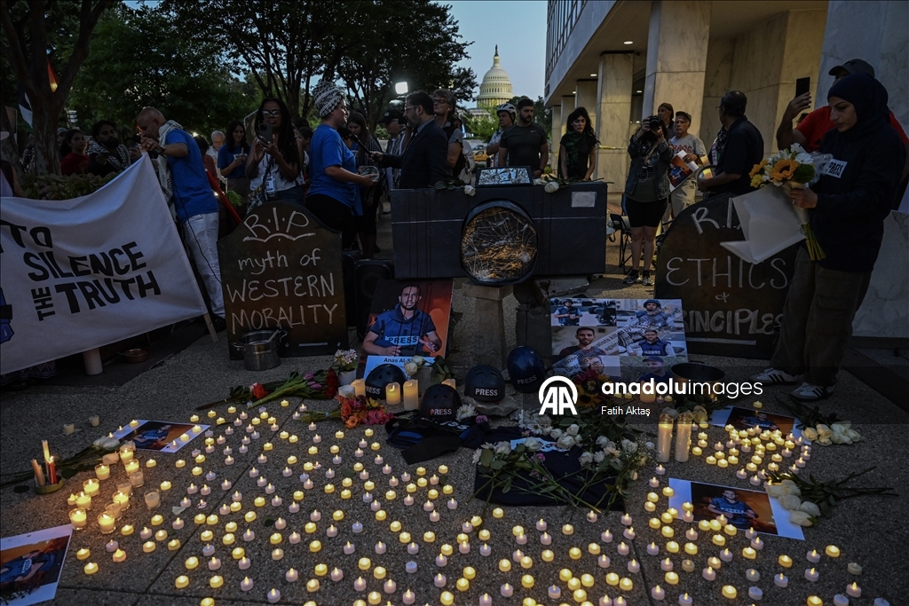 В Вашингтоне прошла демонстрация в память о погибшем от израильского удара журналисте Энесе аш-Шерифе