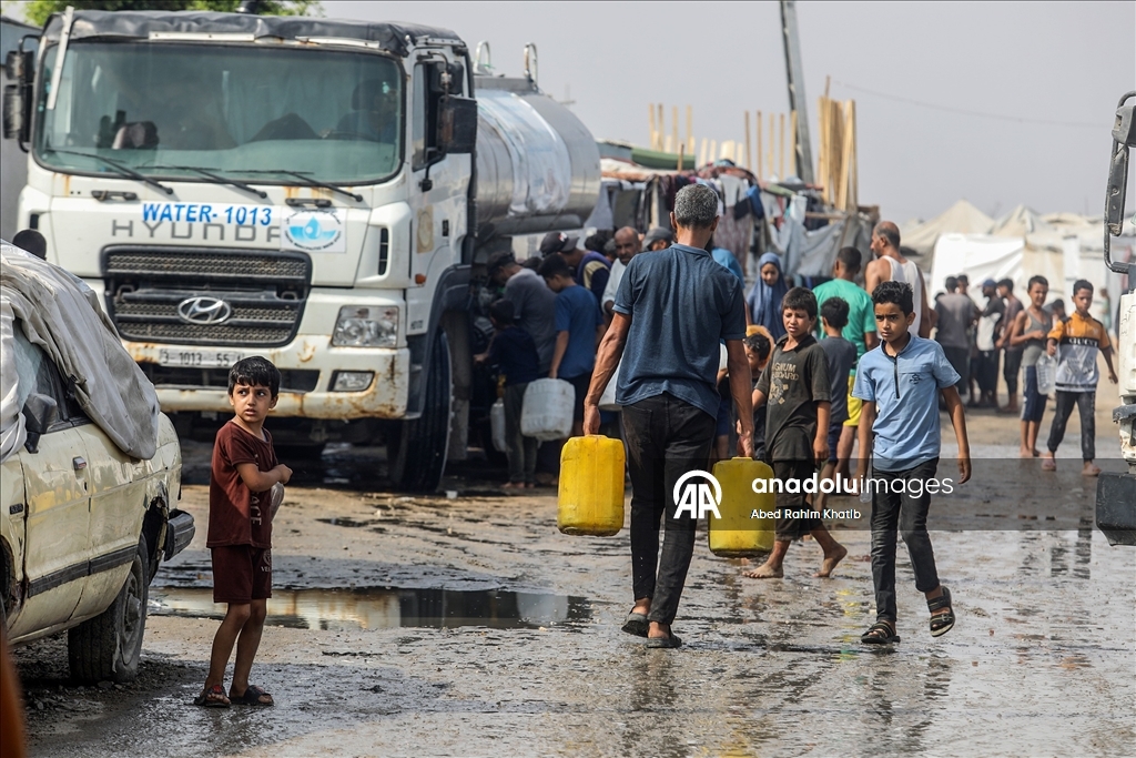 İsrail saldırıları altındaki Gazze'de su krizi devam ediyor