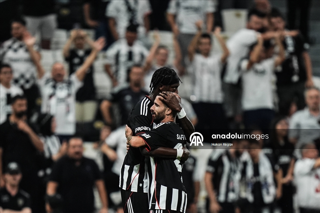 Beşiktaş - St. Patricks 