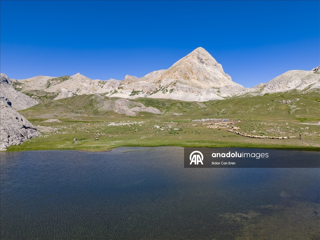 Tunceli'de dağcılık faaliyetleri 3 bin rakımdaki buzul göllerinin tanınırlığını artırdı