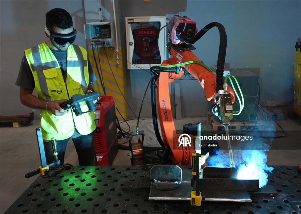 Robotlar savunma sanayisi için çalışıyor
