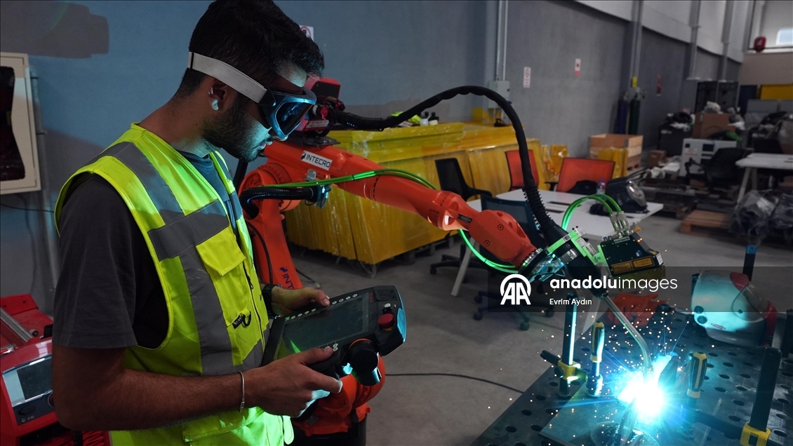 Robotlar savunma sanayisi için çalışıyor