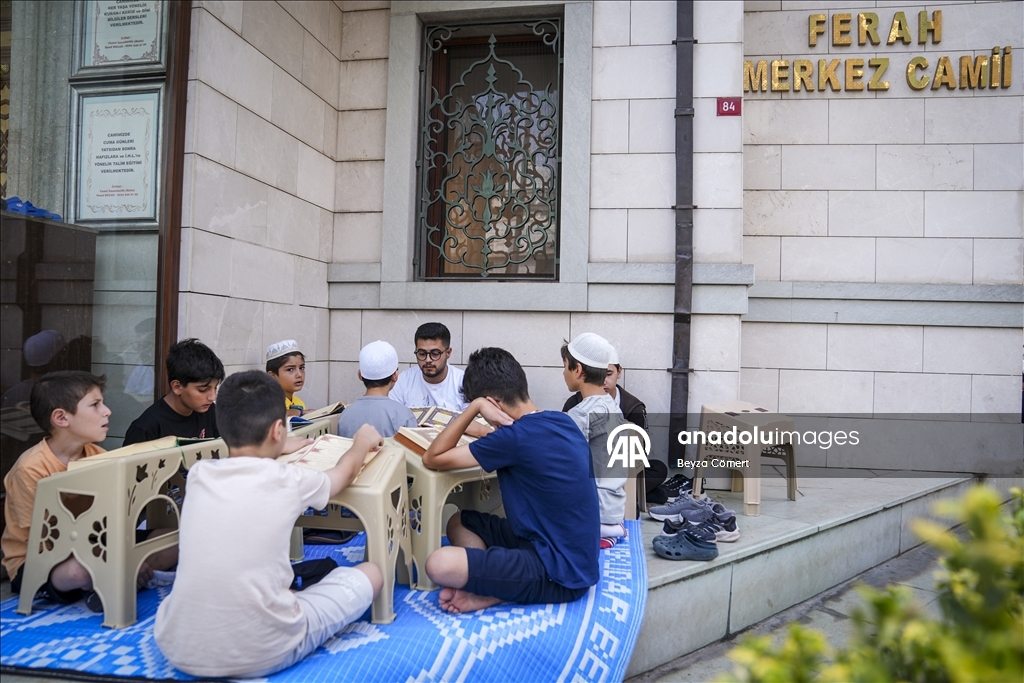 İstanbul'da yaz Kur'an kurslarına 250 binden fazla öğrenci katıldı