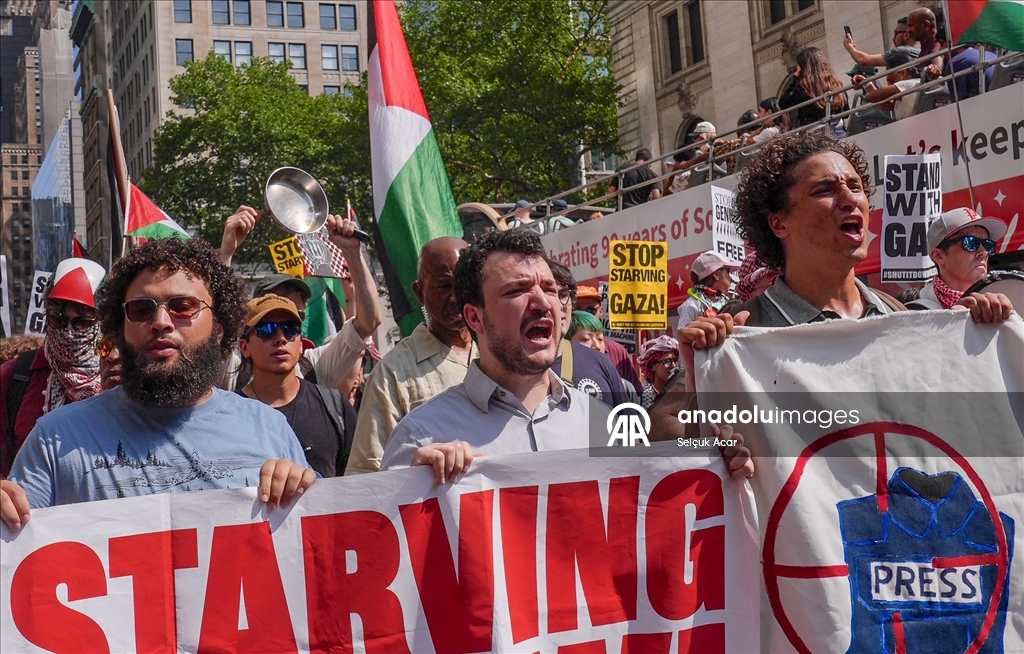 В Нью-Йорке прошла акция протеста против голода и убийства сотрудников СМИ в Газе