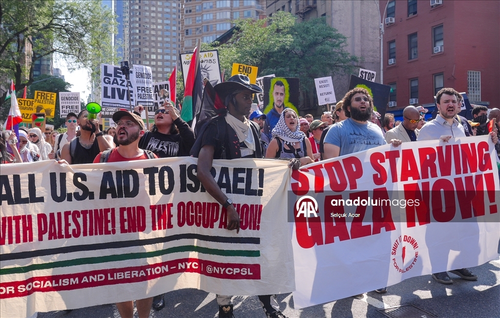 В Нью-Йорке прошла акция протеста против голода и убийства сотрудников СМИ в Газе