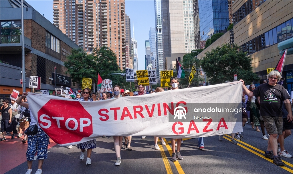 В Нью-Йорке прошла акция протеста против голода и убийства сотрудников СМИ в Газе