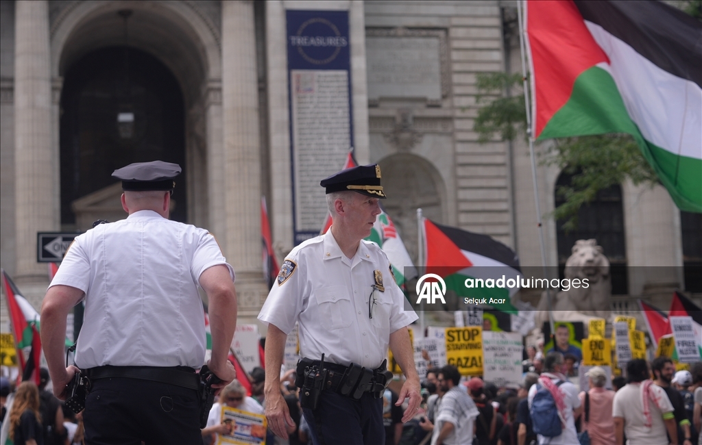 В Нью-Йорке прошла акция протеста против голода и убийства сотрудников СМИ в Газе