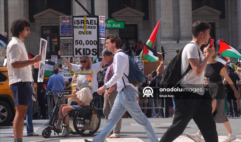 В Нью-Йорке прошла акция протеста против голода и убийства сотрудников СМИ в Газе