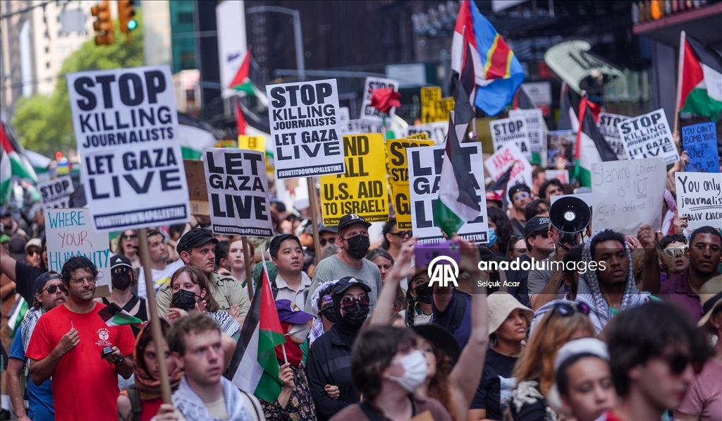 В Нью-Йорке прошла акция протеста против голода и убийства сотрудников СМИ в Газе