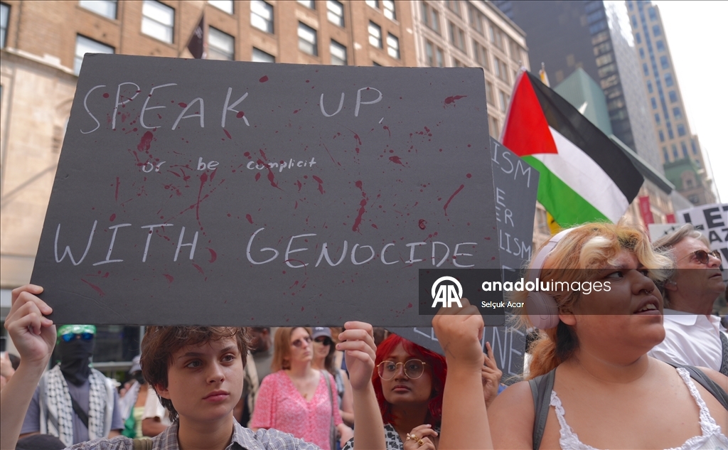 В Нью-Йорке прошла акция протеста против голода и убийства сотрудников СМИ в Газе