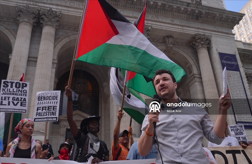 В Нью-Йорке прошла акция протеста против голода и убийства сотрудников СМИ в Газе