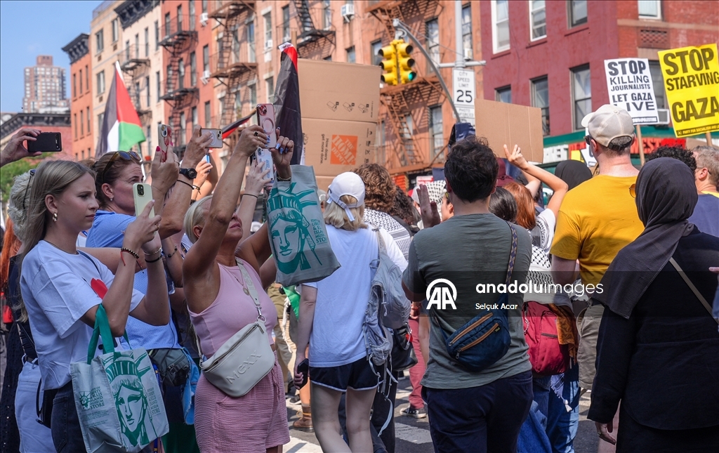 В Нью-Йорке прошла акция протеста против голода и убийства сотрудников СМИ в Газе