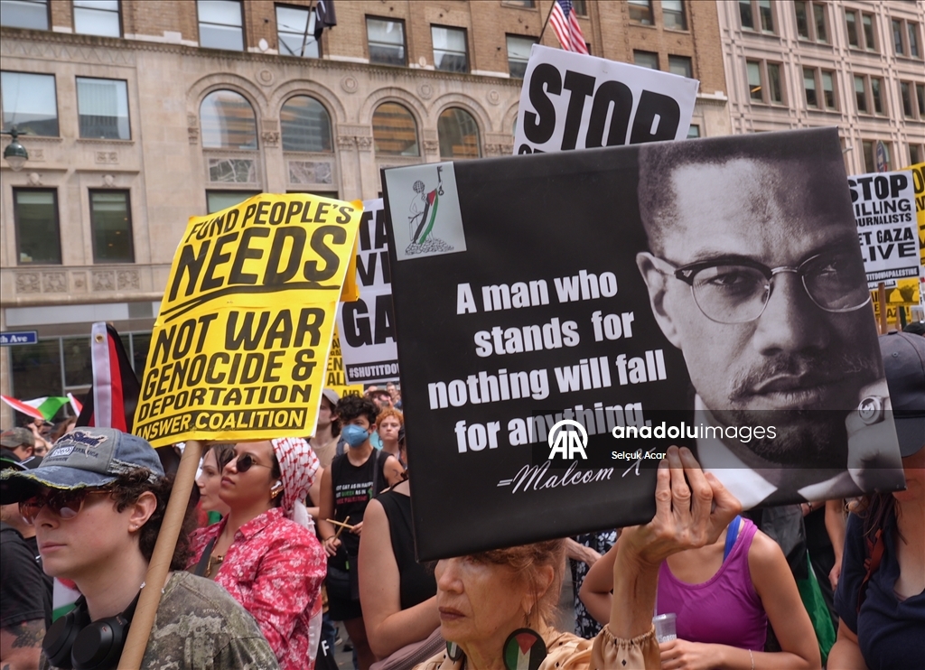 В Нью-Йорке прошла акция протеста против голода и убийства сотрудников СМИ в Газе