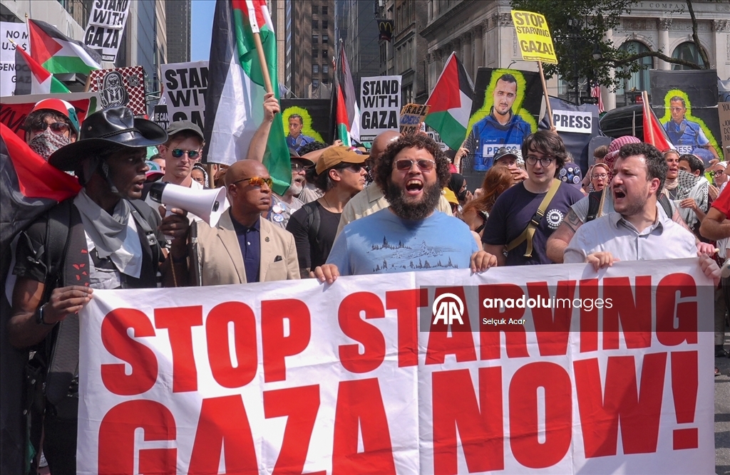 В Нью-Йорке прошла акция протеста против голода и убийства сотрудников СМИ в Газе