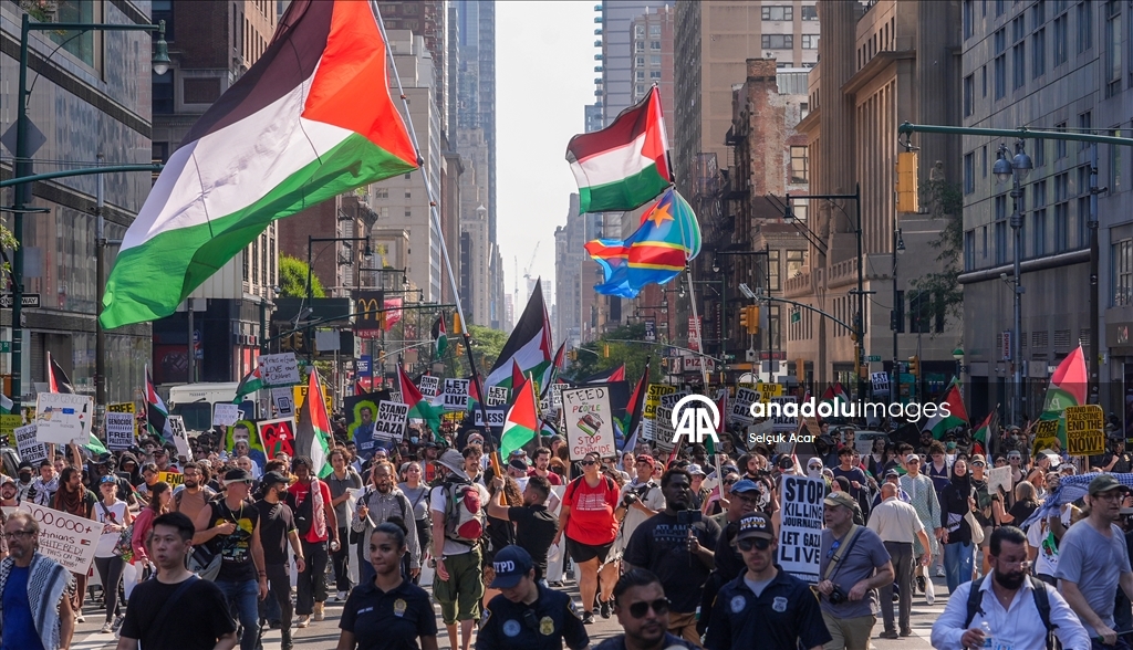 В Нью-Йорке прошла акция протеста против голода и убийства сотрудников СМИ в Газе
