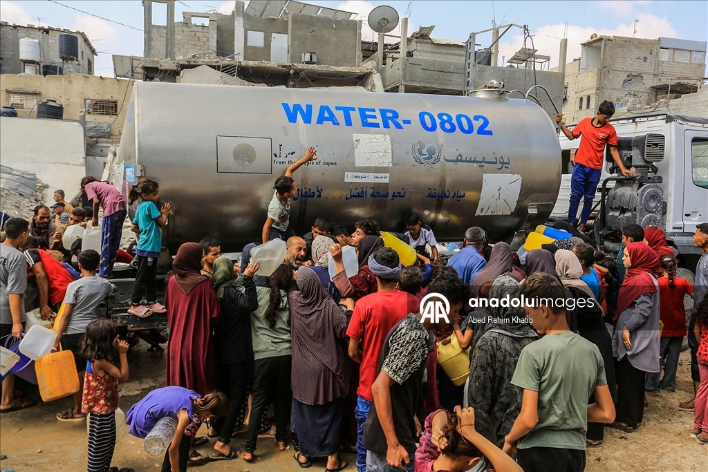 İsrail saldırıları altındaki Gazze'de su sıkıntısı