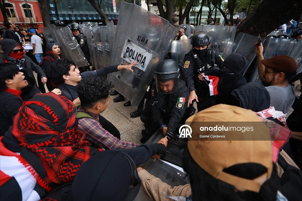 Gazeteci ölümleri ve Gazze’deki açlık Meksika’da protesto edildi