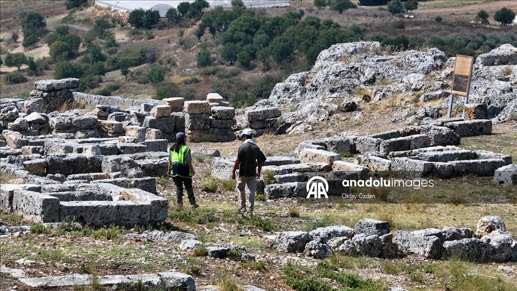 Four Roman-era tombs revealed during excavations at Antalya's ancient city of Silyon