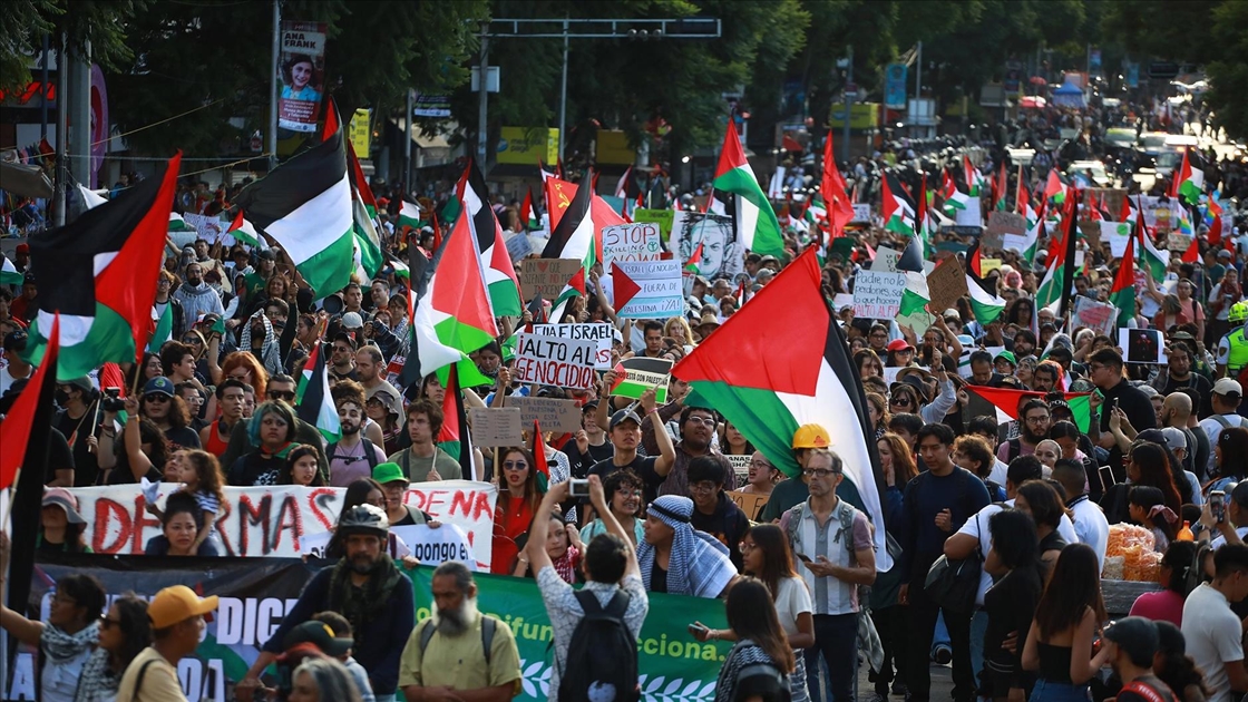 Gazeteci ölümleri ve Gazze’deki açlık Meksika’da protesto edildi