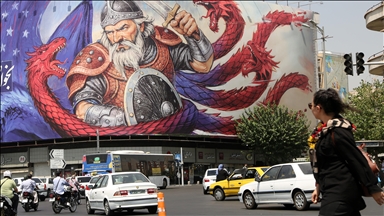Huge anti-US banner goes up in Tehran