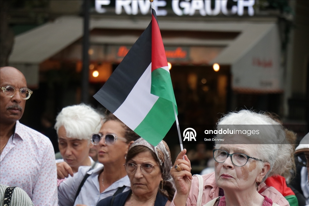 Paris'te İsrail'in açlığı dayattığı Gazze'ye destek gösterisi düzenlendi