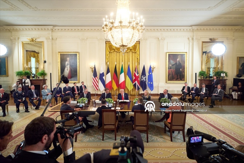Трамп встретился в Белом доме с Зеленским и лидерами Европы