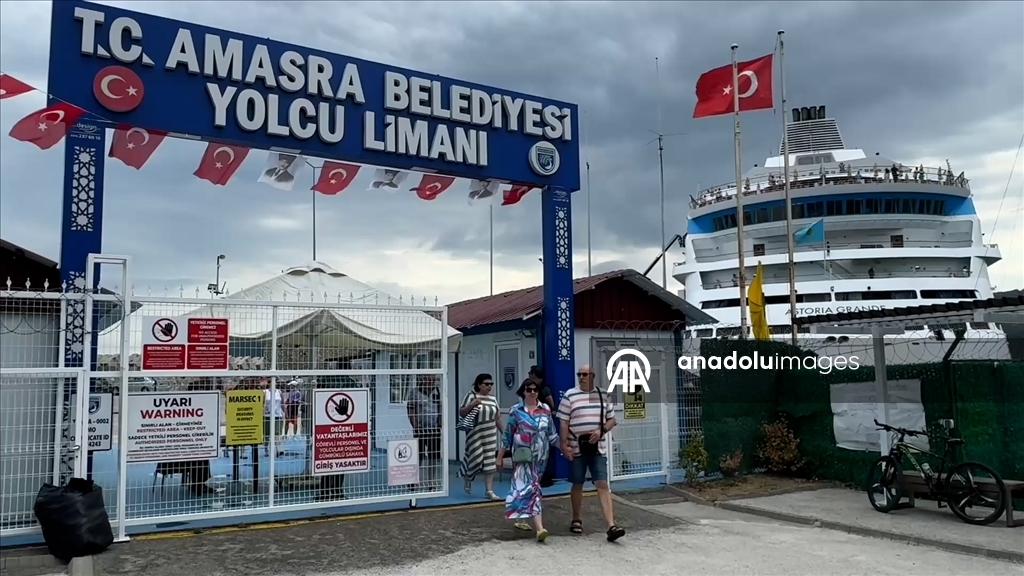 Круизный лайнер «Astoria Grande» пришвартовался в порту турецкой Амасры 6