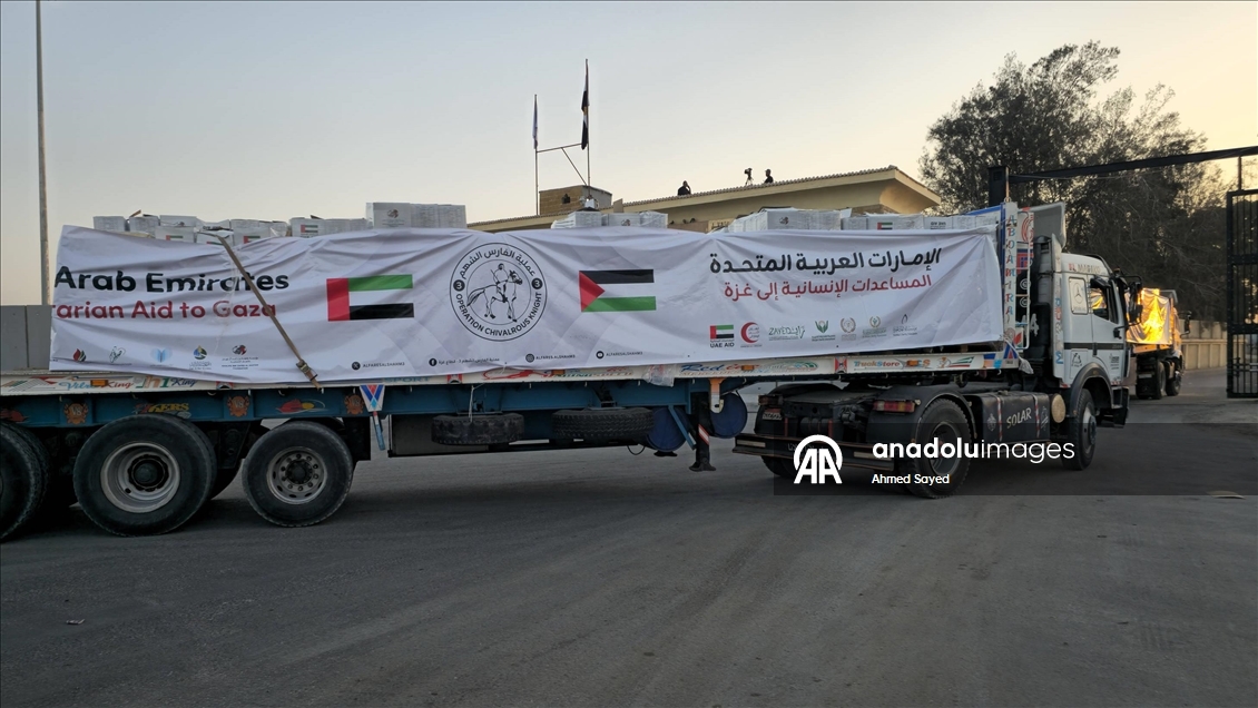 İnsani yardım taşıyan tırlar Gazze'ye giriş yaptı