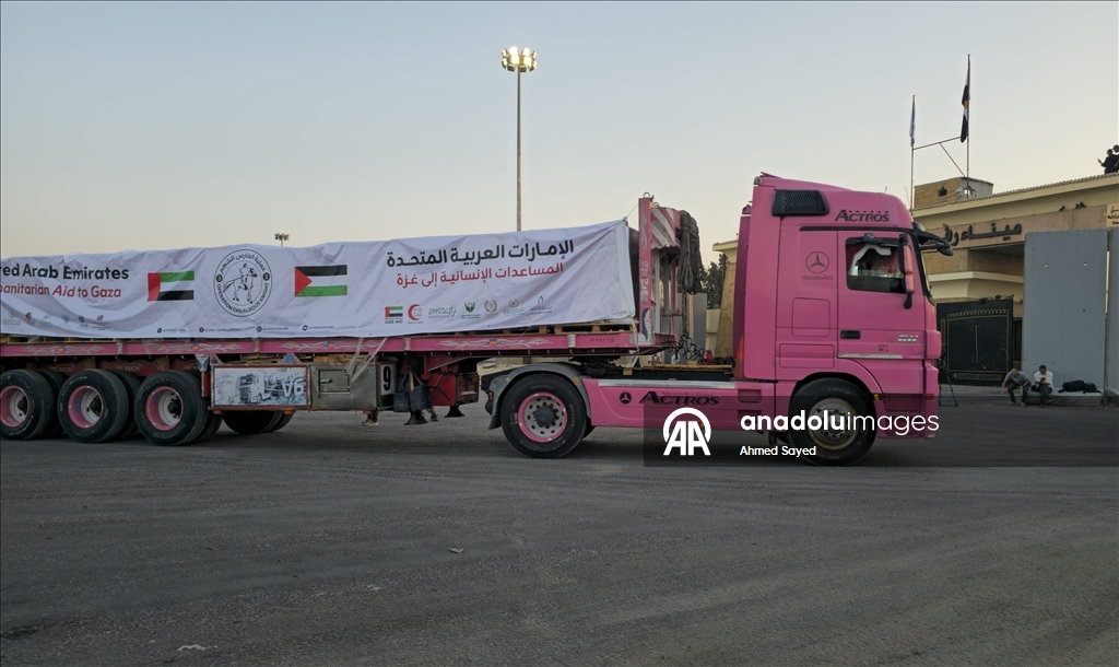 İnsani yardım taşıyan tırlar Gazze'ye giriş yaptı