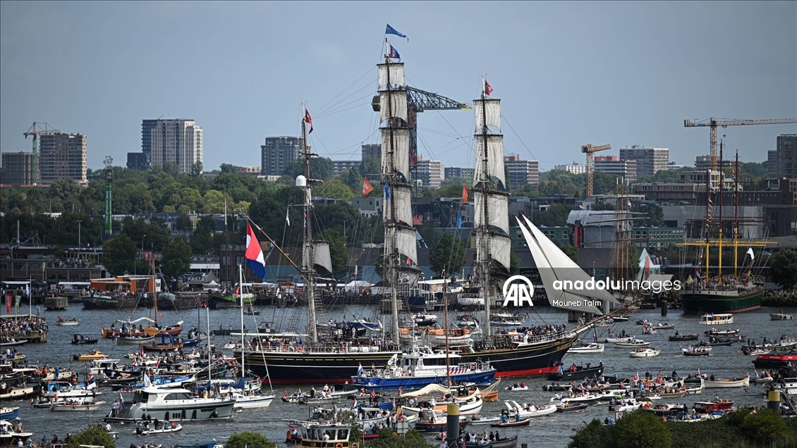Amsterdam’da 750. yıl kutlamaları kapsamında 10 binden fazla gemi şehre giriş yaptı