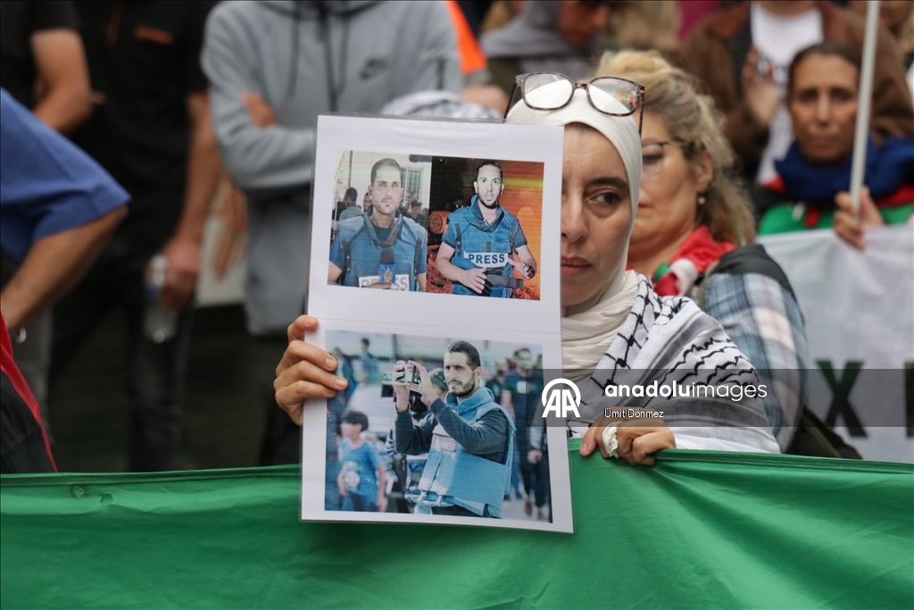 Paris'te İsrail'in Gazze'ye yönelik devam eden saldırıları protesto edildi