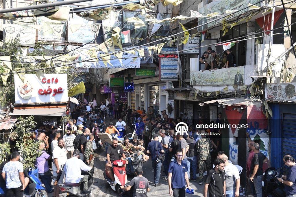 جيش لبنان يبدأ تسلم سلاح الفصائل الفلسطينية في مخيم برج البراجنة