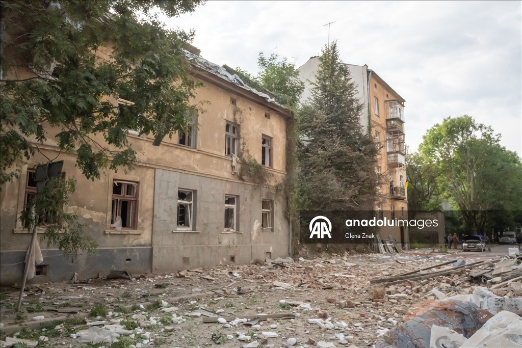 Во Львове зафиксированы массированные удары с применением ракет и дронов