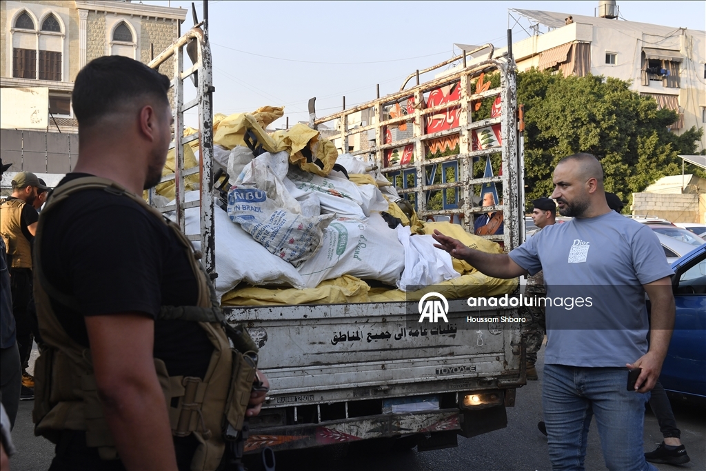 جيش لبنان يبدأ تسلم سلاح الفصائل الفلسطينية في مخيم برج البراجنة
